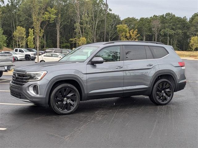 new 2024 Volkswagen Atlas car, priced at $42,456