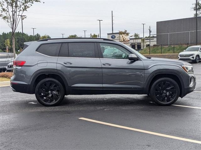 new 2024 Volkswagen Atlas car, priced at $42,456