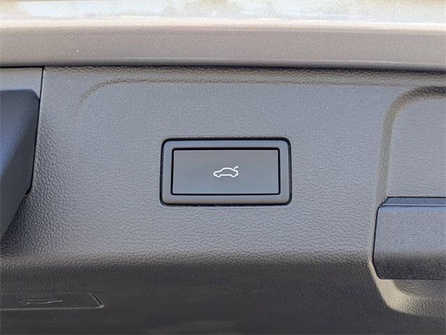 new 2026 Volkswagen Atlas car, priced at $47,638