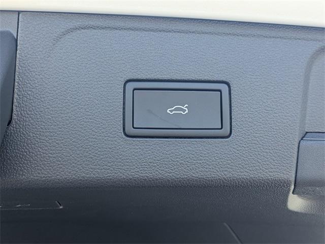 new 2026 Volkswagen Atlas car, priced at $57,131