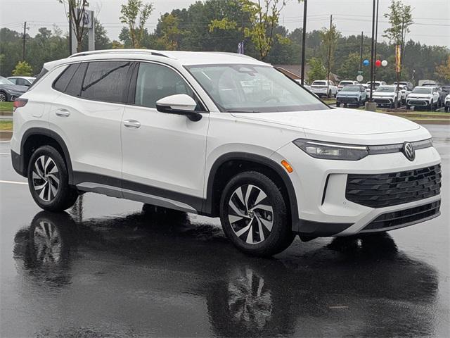 new 2025 Volkswagen Tiguan car, priced at $29,000