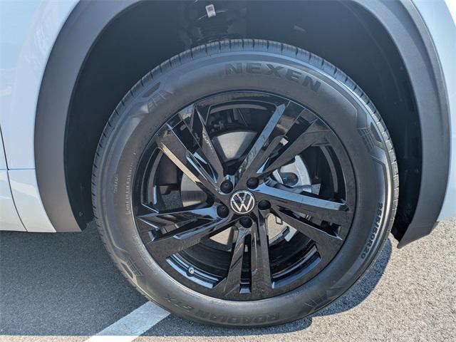new 2026 Volkswagen Atlas Cross Sport car, priced at $50,970