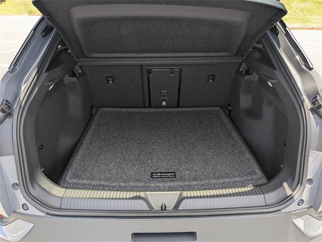 new 2025 Volkswagen ID.4 car, priced at $51,666