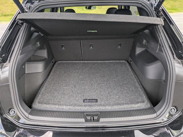 new 2025 Volkswagen Tiguan car, priced at $42,497