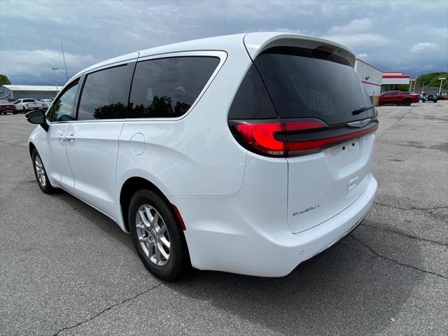 used 2025 Chrysler Pacifica car, priced at $31,600