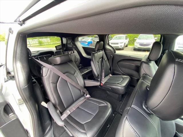 used 2025 Chrysler Pacifica car, priced at $31,600