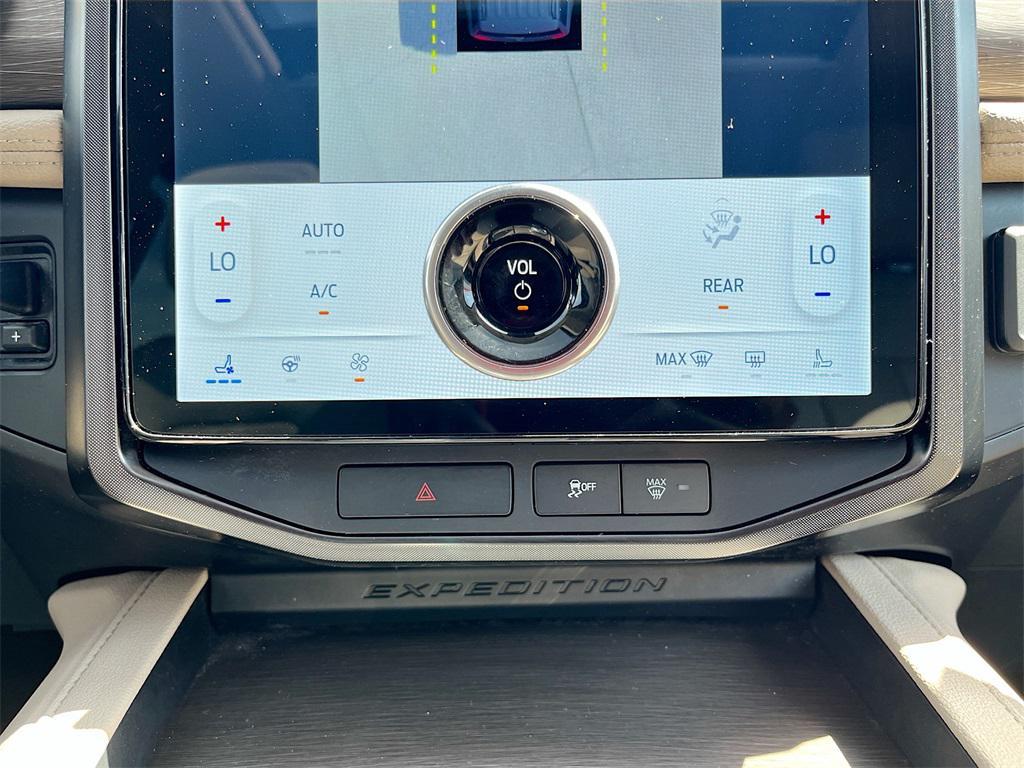 used 2023 Ford Expedition car, priced at $44,000