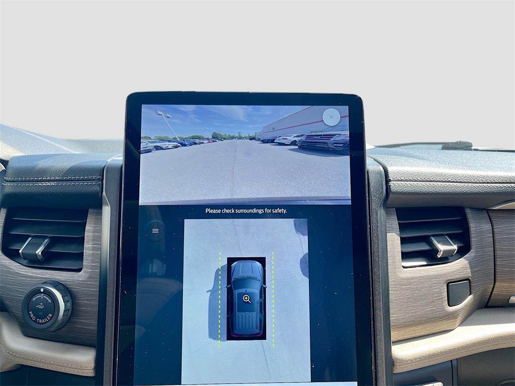 used 2023 Ford Expedition car, priced at $44,000