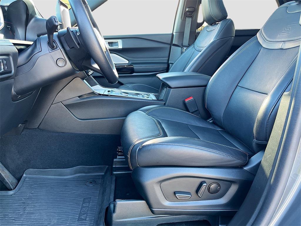 used 2023 Ford Explorer car, priced at $35,000