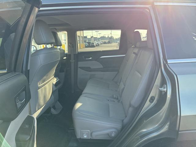 used 2018 Toyota Highlander car, priced at $26,473
