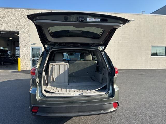 used 2018 Toyota Highlander car, priced at $26,473