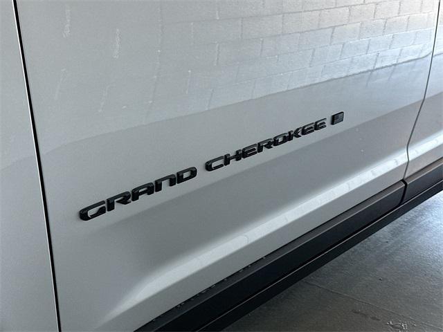 new 2024 Jeep Grand Cherokee L car, priced at $52,301