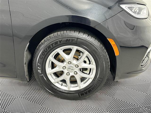 used 2023 Chrysler Pacifica car, priced at $27,542
