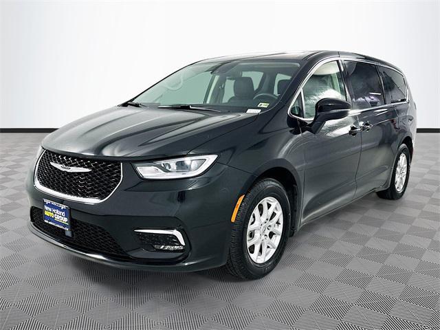 used 2023 Chrysler Pacifica car, priced at $27,542