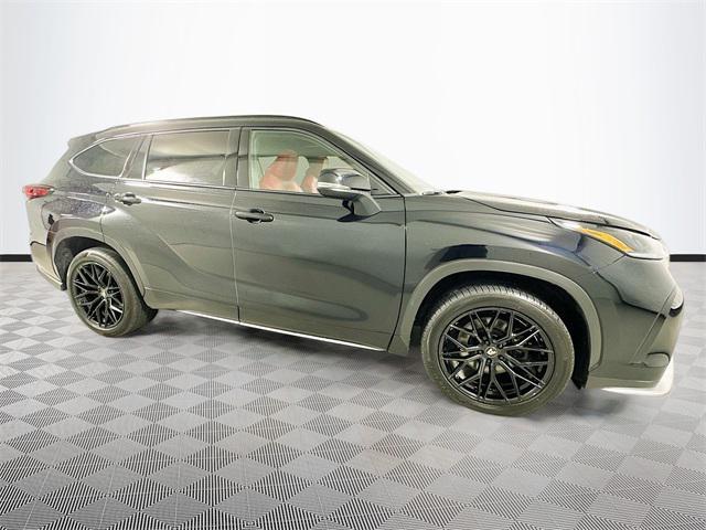 used 2021 Toyota Highlander car, priced at $39,568