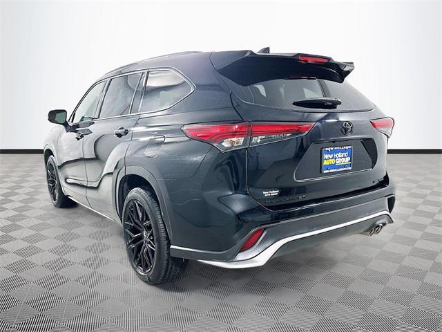 used 2021 Toyota Highlander car, priced at $39,568