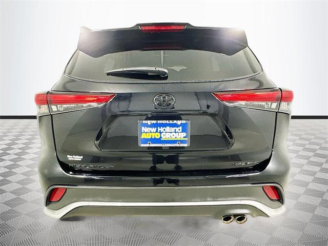used 2021 Toyota Highlander car, priced at $39,568
