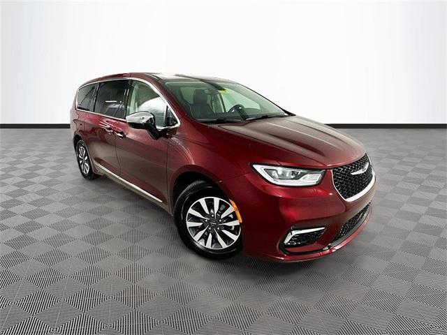 used 2023 Chrysler Pacifica Hybrid car, priced at $41,428