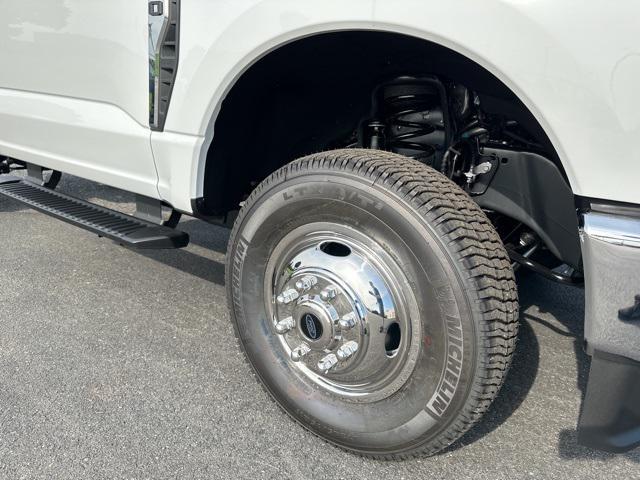 new 2024 Ford F-350 car, priced at $54,895