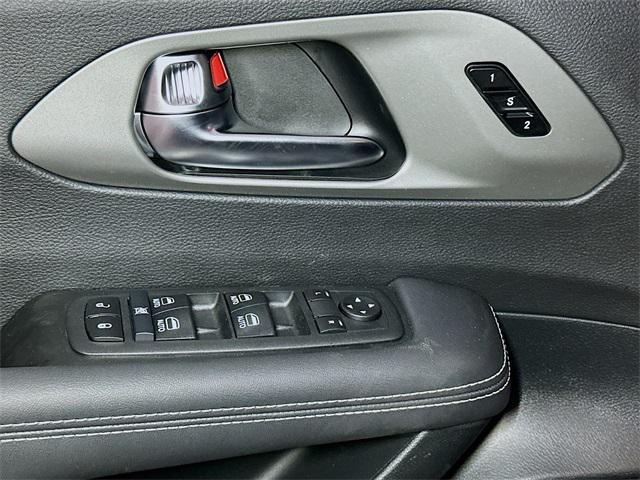 new 2025 Chrysler Pacifica car, priced at $45,604