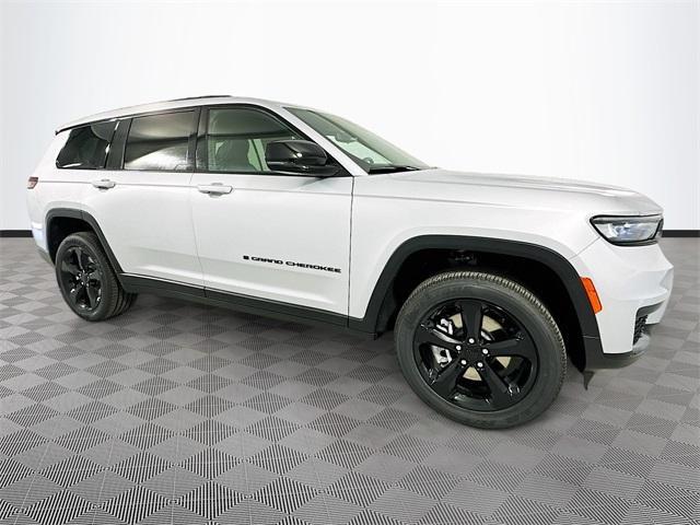 new 2024 Jeep Grand Cherokee L car, priced at $45,223