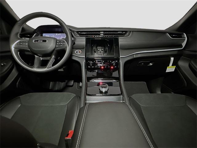 new 2025 Jeep Grand Cherokee car, priced at $45,176