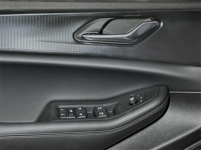 new 2025 Jeep Grand Cherokee car, priced at $45,176