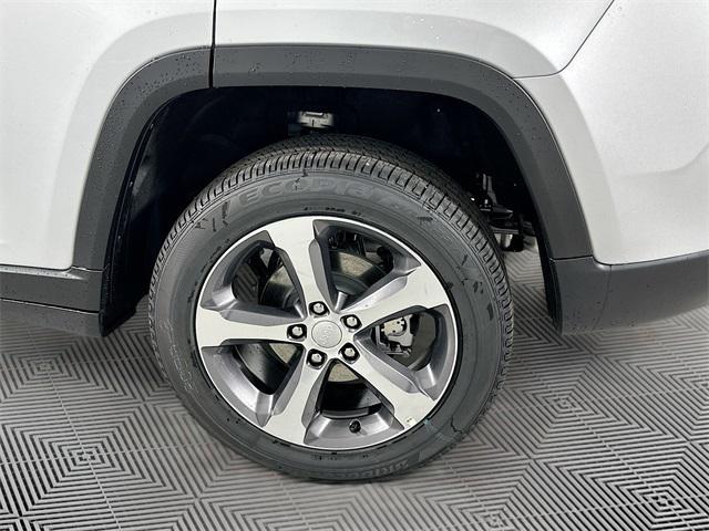 new 2025 Jeep Grand Cherokee car, priced at $52,775