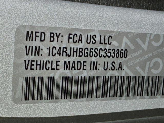 new 2025 Jeep Grand Cherokee car, priced at $52,775