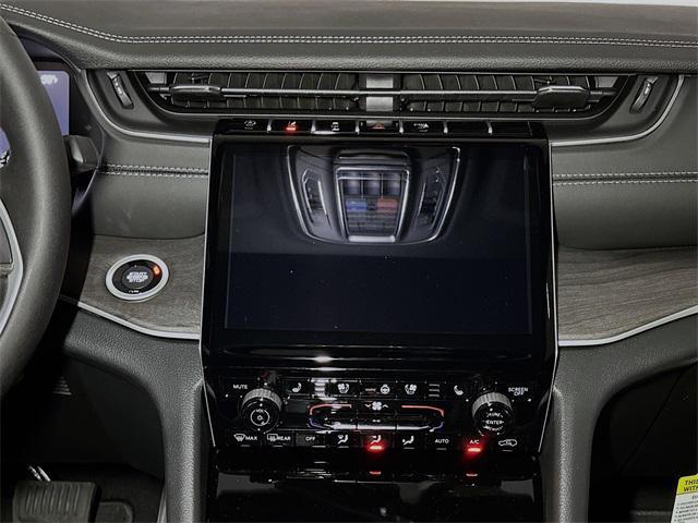 new 2025 Jeep Grand Cherokee car, priced at $52,775