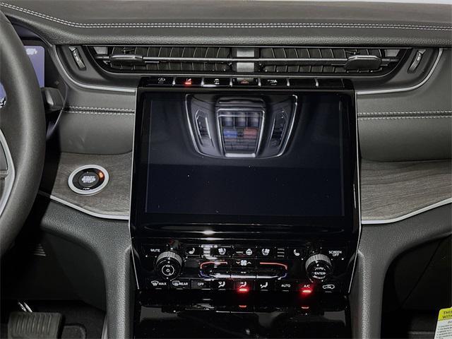 new 2025 Jeep Grand Cherokee car, priced at $52,775