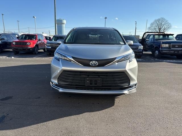 used 2021 Toyota Sienna car, priced at $38,923