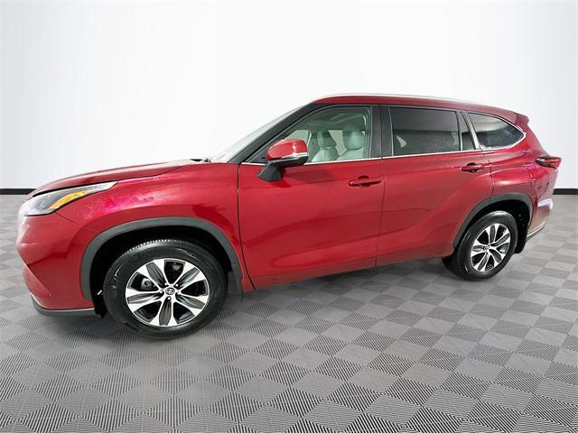 used 2024 Toyota Highlander car, priced at $45,824
