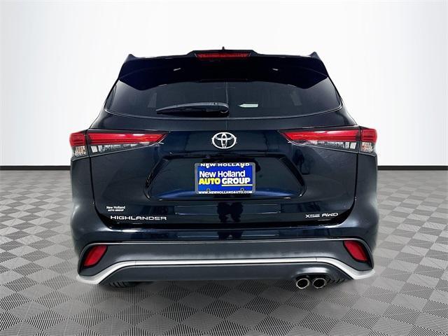 used 2021 Toyota Highlander car, priced at $38,404