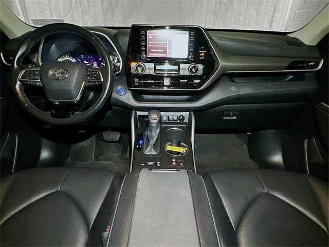 used 2021 Toyota Highlander Hybrid car, priced at $35,963