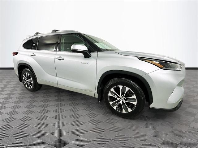 used 2021 Toyota Highlander Hybrid car, priced at $35,963