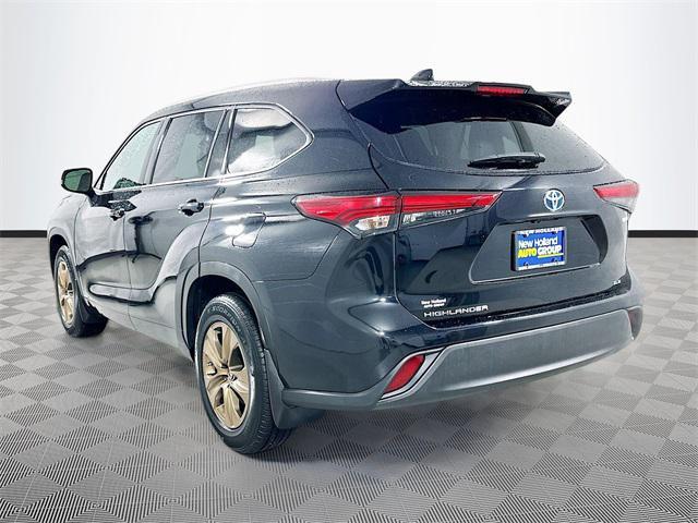 used 2022 Toyota Highlander Hybrid car, priced at $35,465