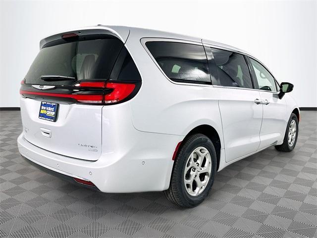 new 2024 Chrysler Pacifica car, priced at $47,600