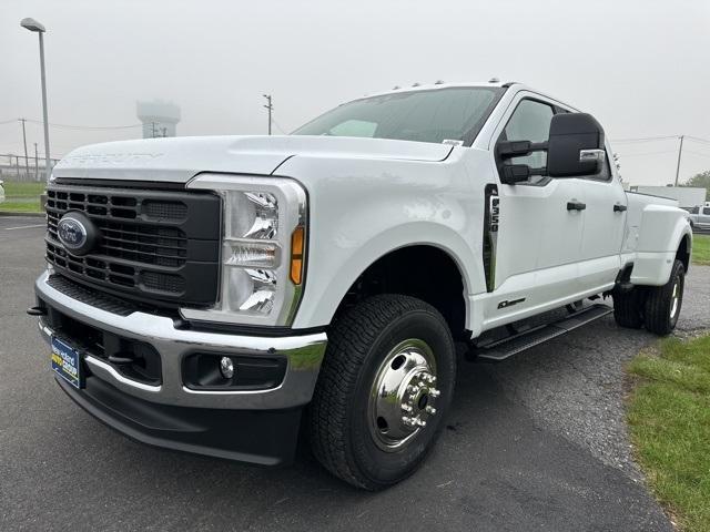 new 2024 Ford F-350 car, priced at $66,820