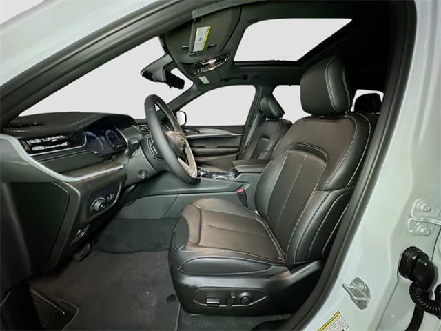 new 2025 Jeep Grand Cherokee car, priced at $49,876