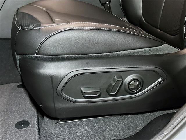 new 2025 Jeep Grand Cherokee car, priced at $49,876