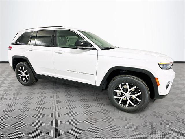 new 2025 Jeep Grand Cherokee car, priced at $49,876