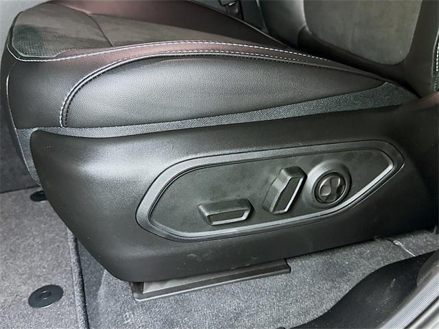 new 2025 Jeep Grand Cherokee L car, priced at $46,547