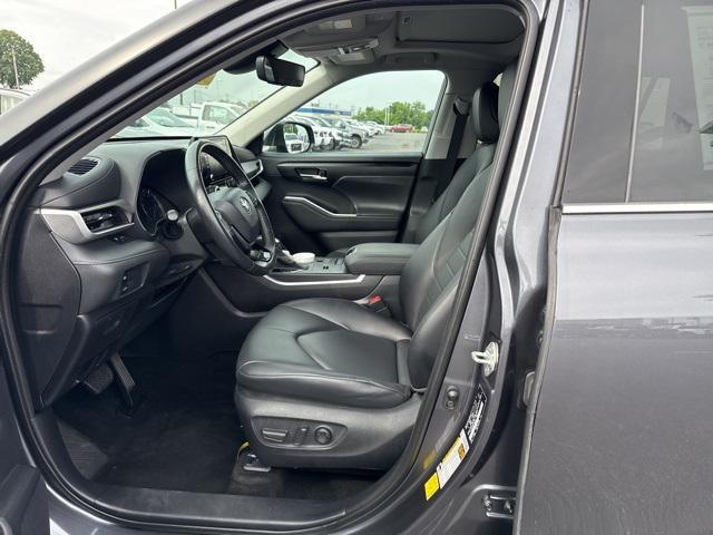 used 2020 Toyota Highlander Hybrid car, priced at $38,522