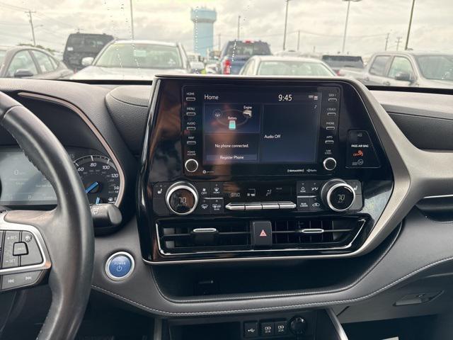 used 2020 Toyota Highlander Hybrid car, priced at $38,522