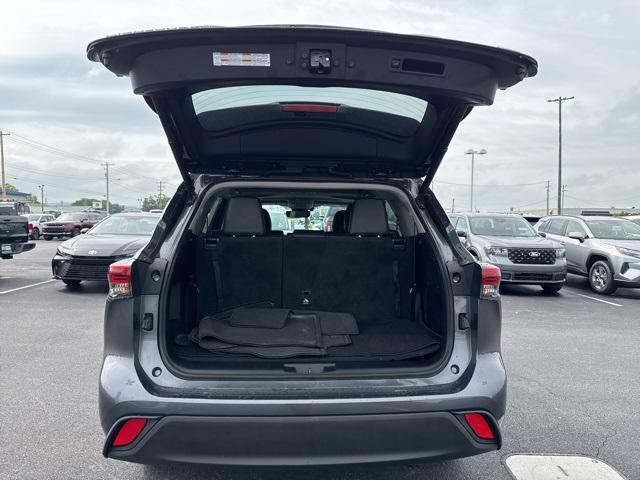 used 2020 Toyota Highlander Hybrid car, priced at $38,522