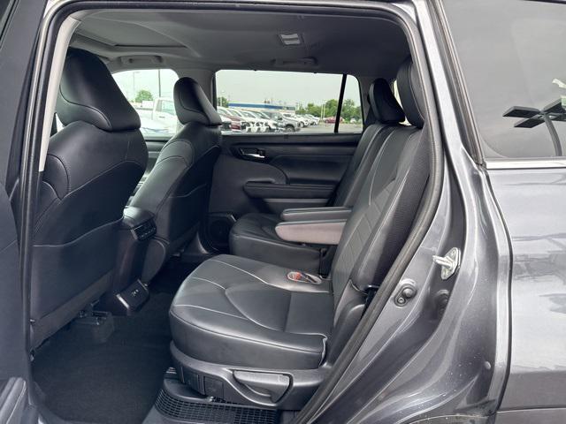 used 2020 Toyota Highlander Hybrid car, priced at $38,522