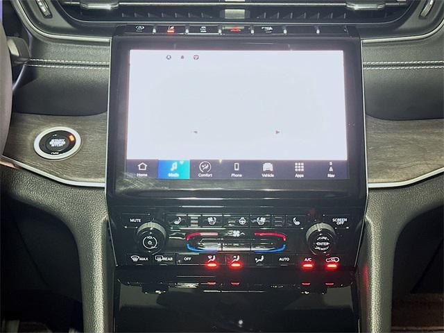 used 2024 Jeep Grand Cherokee car, priced at $39,860