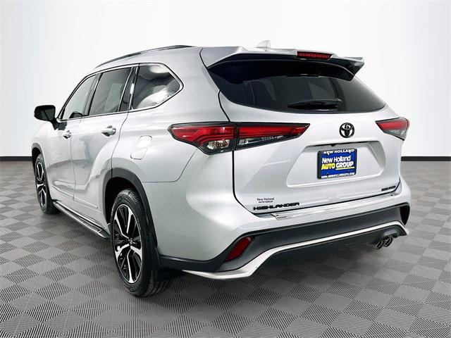 used 2022 Toyota Highlander car, priced at $35,845