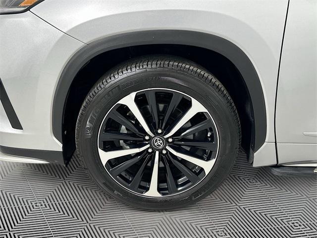 used 2022 Toyota Highlander car, priced at $35,845